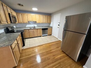 90 Babcock St, Unit 21 in Brookline, MA - Building Photo - Building Photo