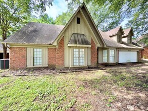 8415 Woolrich Dr in Memphis, TN - Building Photo - Building Photo