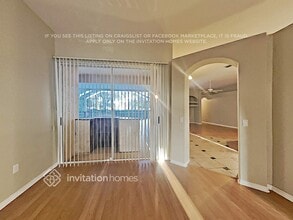3721 Hollow Wood Dr in Valrico, FL - Building Photo - Building Photo
