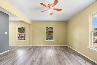 906 Attas Ave in Killeen, TX - Building Photo - Building Photo