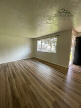 315-325 Lobelia Ave in Eugene, OR - Building Photo - Building Photo
