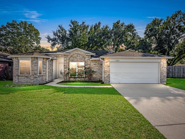 property at 5425 Yale Dr