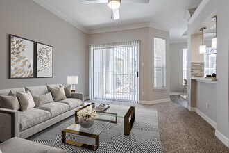 4281 Westheimer Pl Dr in Houston, TX - Building Photo - Building Photo