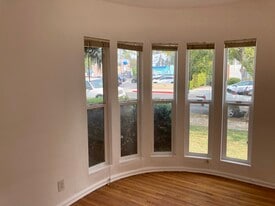 2324 33rd St, Unit 2324 in Santa Monica, CA - Building Photo