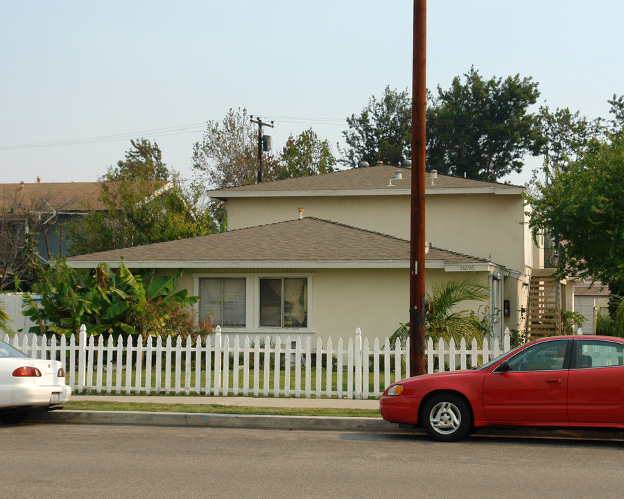 14296 Locust St in Westminster, CA - Building Photo