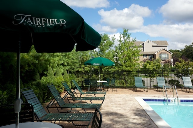 Fairfield At Ronkonkoma in Ronkonkoma, NY - Foto de edificio - Building Photo