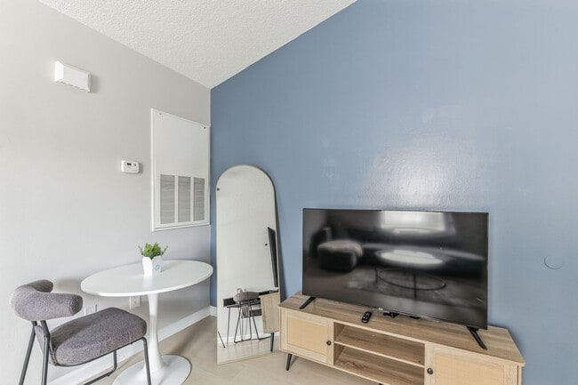 3516 Carlson Bay Ct