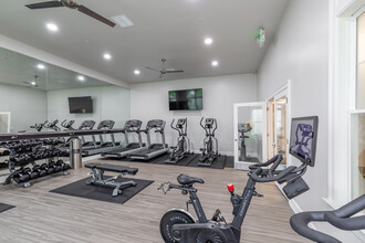 The Apartments at Cambridge Court in Rosedale, MD - Foto de edificio - Interior Photo