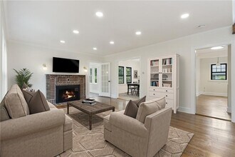 727 Pelhamdale Ave in Pelham, NY - Building Photo - Building Photo