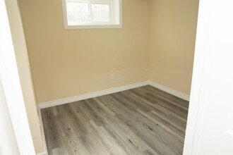 103 Pandora Cir in Toronto, ON - Building Photo - Building Photo
