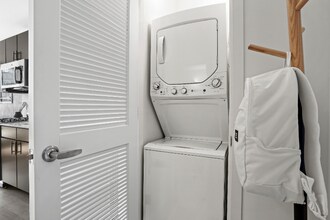 158 W Superior St in Chicago, IL - Building Photo - Building Photo