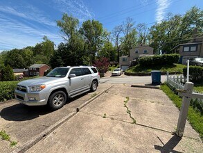 302 Veronica Dr in Pittsburgh, PA - Building Photo - Building Photo