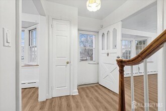 37 Ireland Ave in Edison, NJ - Building Photo - Building Photo