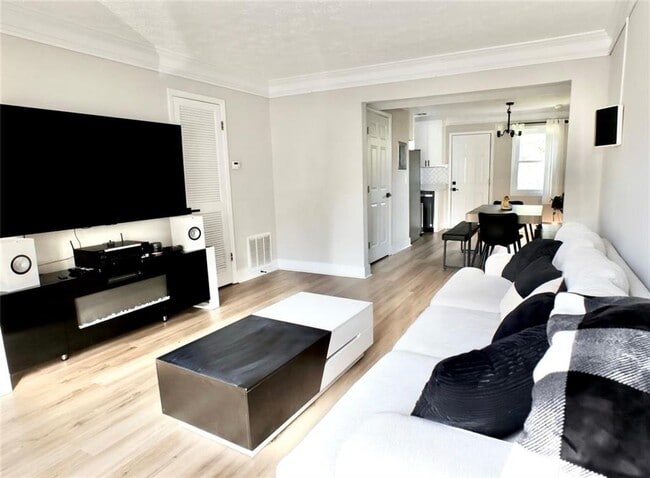 1101 Magical Way in Sugar Hill, GA - Building Photo - Building Photo