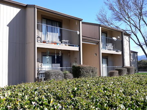 Ukiah Green in Ukiah, CA - Foto de edificio - Building Photo