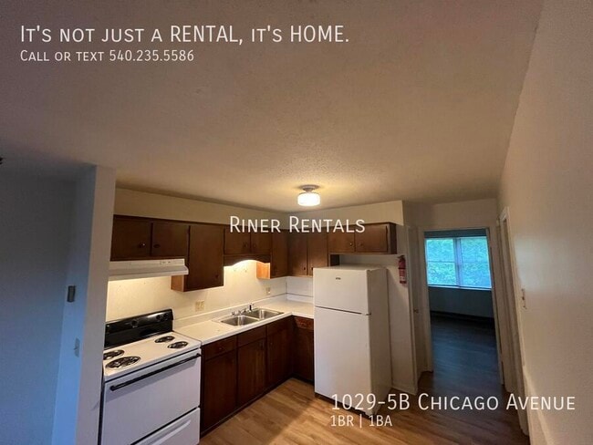 property at 1029-5B Chicago Ave