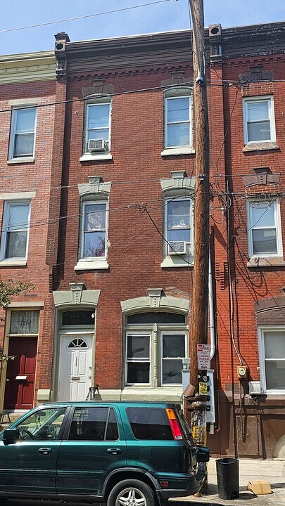 2216 N 15th St, Unit 1 in Philadelphia, PA - Building Photo