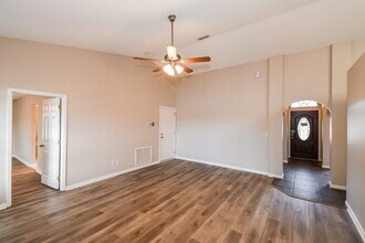 550 Whitfield Rd in Jacksonville, FL - Building Photo - Building Photo