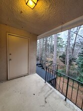 2396 Lawrenceville Hwy in Decatur, GA - Foto de edificio - Building Photo