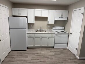 1203 34th St Cir S in Moorhead, MN - Building Photo - Building Photo