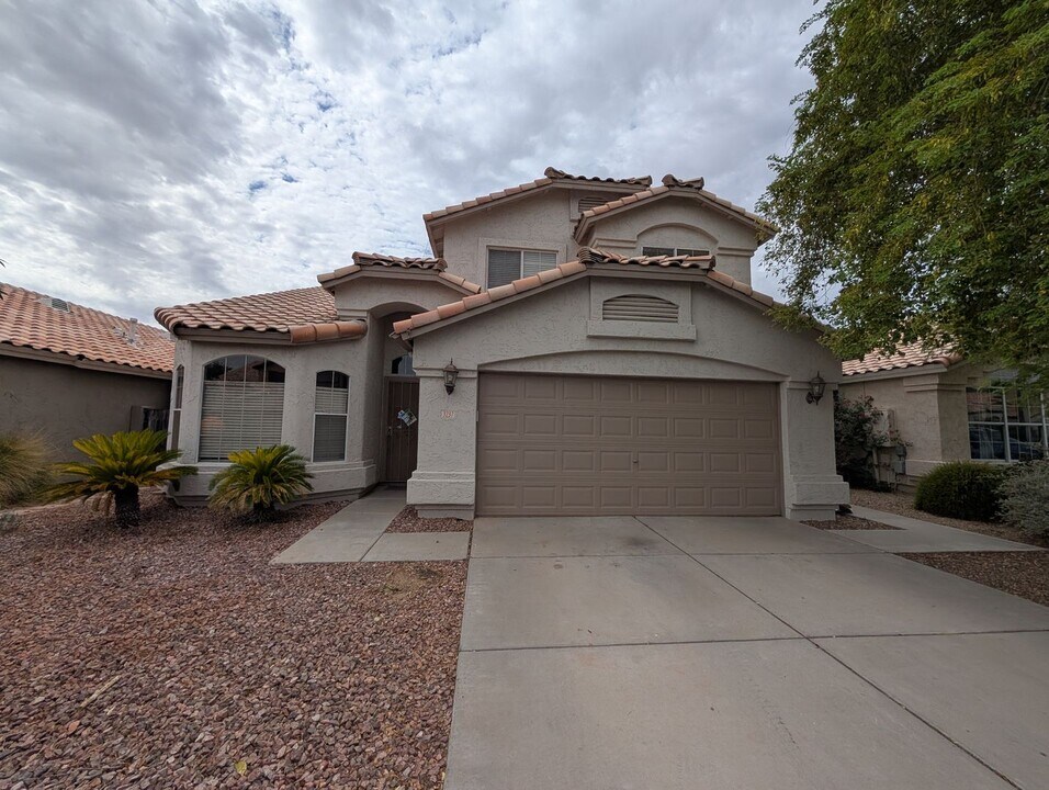 3237 E Brookwood Ct in Phoenix, AZ - Foto de edificio