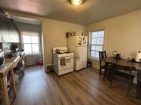 108 E Dayton St in Madison, WI - Building Photo