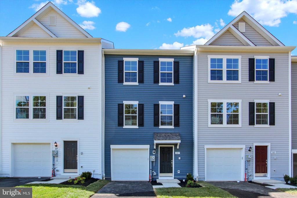103 Homestead Dr in Hanover, PA - Building Photo