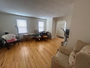 45 Essex St in Medford, MA - Building Photo - Building Photo