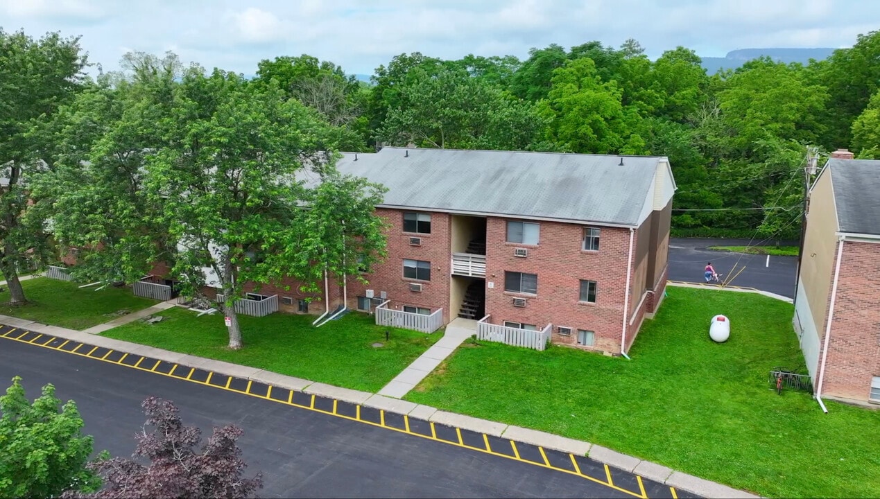Southside Terrace Apartments in New Paltz, NY - Foto de edificio