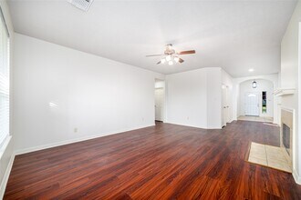 16727 Great Oaks Glen Dr in Houston, TX - Foto de edificio - Building Photo