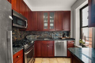 514 W 110th St in New York, NY - Building Photo - Building Photo