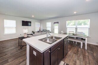 240 Spencer Cir in Summerville, SC - Building Photo - Building Photo