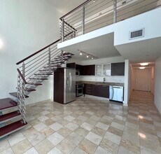 41 SE 5th St, Unit 2211 in Miami, FL - Foto de edificio - Building Photo