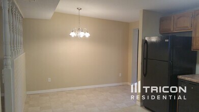 2160 Alemanda Dr in Clearwater, FL - Building Photo - Building Photo