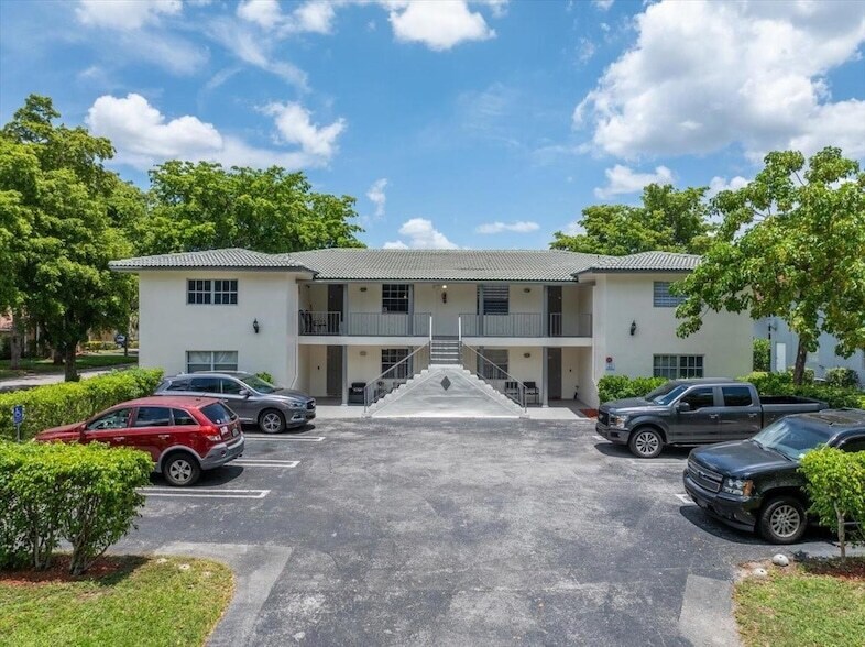 10151 NW 35th St, Unit 2-B in Coral Springs, FL - Building Photo