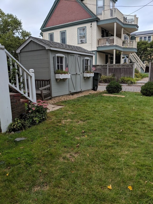 25 Lothrop St in Beverly, MA - Building Photo - Building Photo