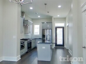 6813 Charlotte Pike in Nashville, TN - Building Photo - Building Photo