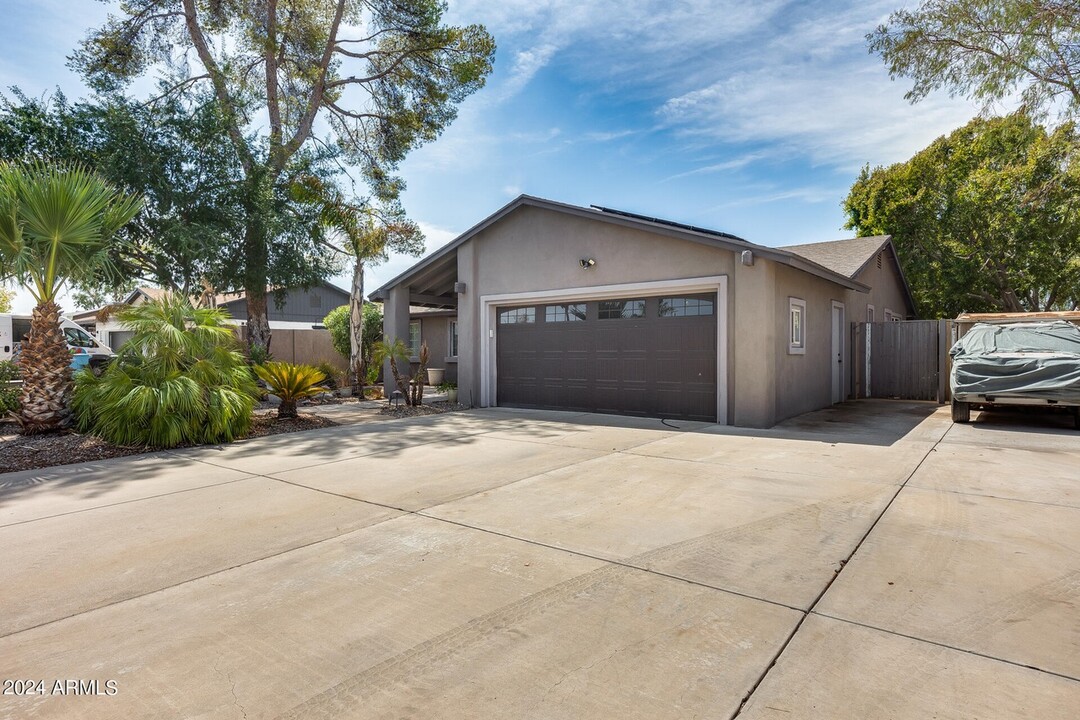 2933 W Muriel Dr in Phoenix, AZ - Building Photo