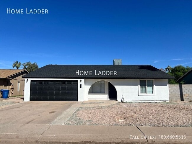 property at 1534 W Comstock Dr