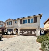 6966 Madison Ln in Fontana, CA - Building Photo - Building Photo