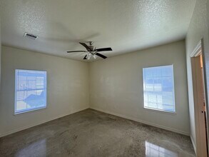 143 Carley Ct in Ltl Rvr Acad, TX - Building Photo - Building Photo