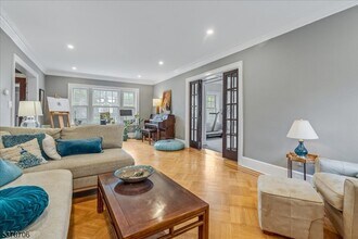 43 Ardsley Rd in Montclair, NJ - Building Photo - Building Photo