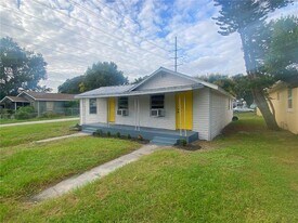 622 Booker Ave in Lake Wales, FL - Building Photo