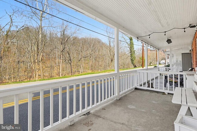 947 Oella Ave in Ellicott City, MD - Building Photo - Building Photo