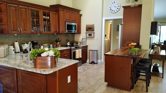 property at 392 Lakeview Ter
