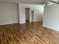 Sherman Oaks Moorpark Apartments photo'