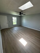 2330 Fern Palm Drive in Edgewater, FL - Foto de edificio - Building Photo