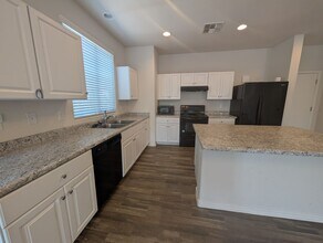 3803 S 54th Ln in Phoenix, AZ - Building Photo - Building Photo