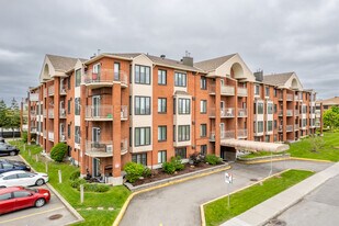 4600 René-Émard Rue in Pierrefonds, QC - Building Photo