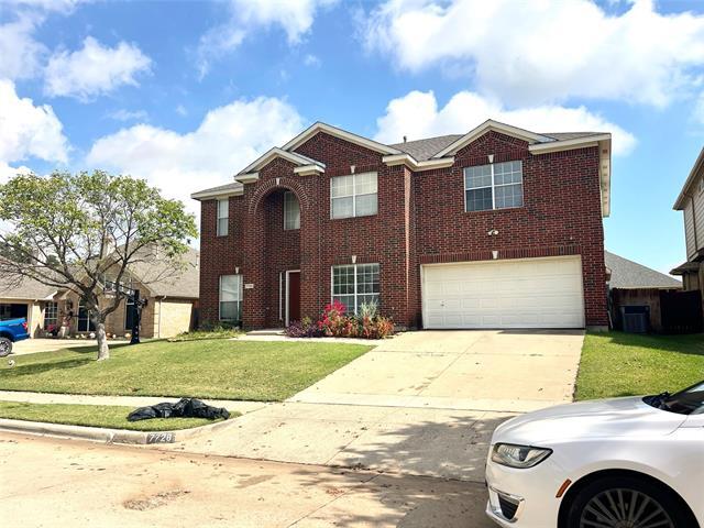 7728 Parkwood Plaza Dr in Fort Worth, TX - Building Photo - Building Photo